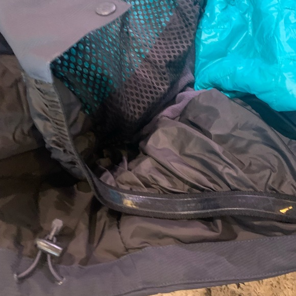 Helly Hansen ski jacket - Picture 3 of 6